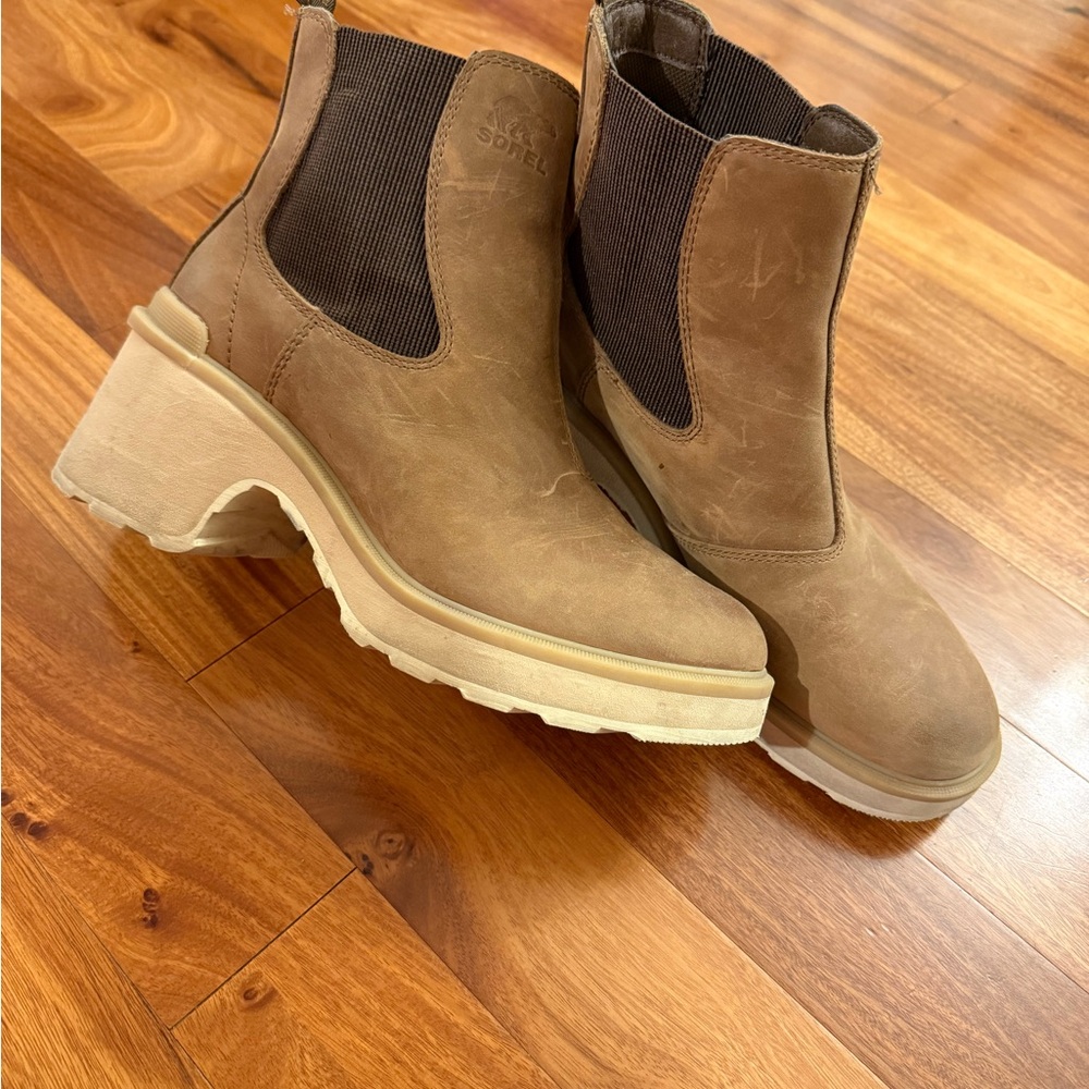 SOREL Hi Line Chelsea Boots